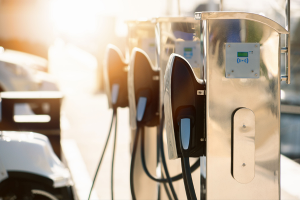Electric vehicle charging station